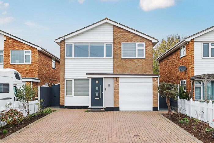 4 Bedroom Detached House For Sale In Little Stambridge Hall Lane, Rochford, SS4