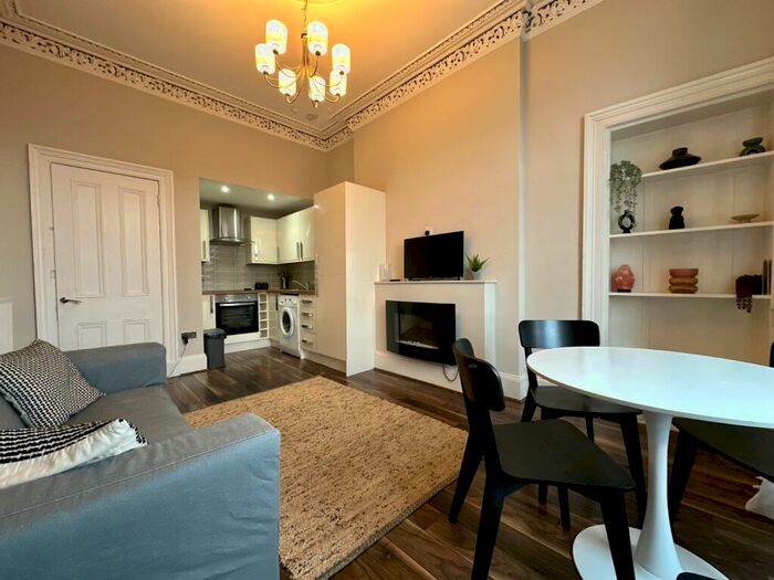 2 Bedroom Flat To Rent In Buccleuch Street, Garnethill, Glasgow, G3