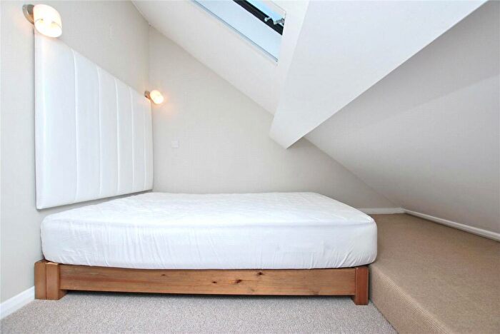 1 Bedroom Apartment To Rent In York Road, Guildford, Surrey, GU1