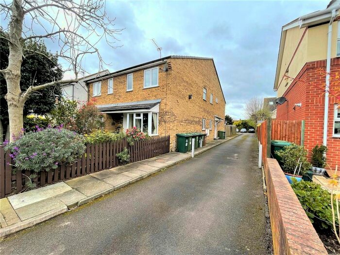 2 Bedroom Detached House To Rent In Napier Road, Ashford, Middlesex, TW15