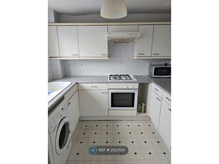 2 Bedroom Semi-Detached House To Rent In Salstar Close, Birmingham, B6