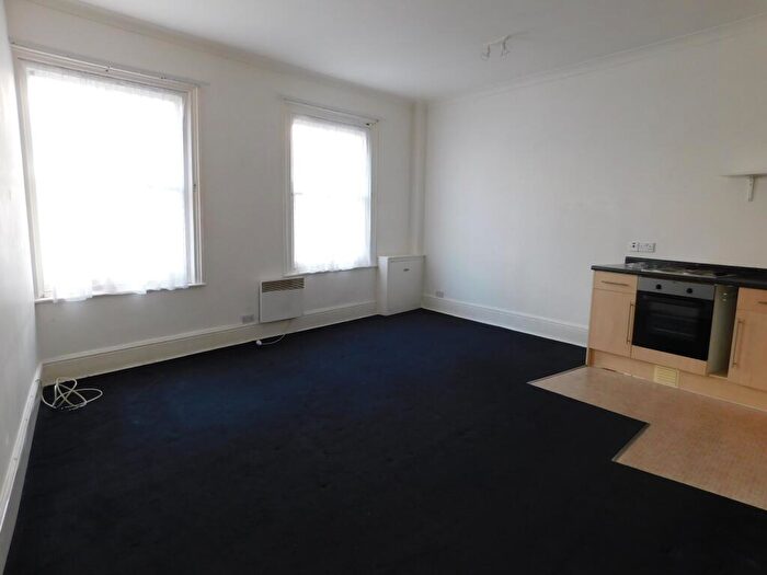 2 Bedroom Flat To Rent In High Street, Sheerness, ME12