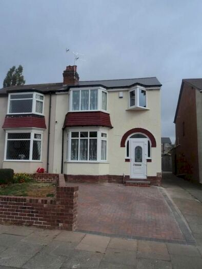 3 Bedroom Semi-Detached House To Rent In Norman Avenue, Harborne, Birmingham, B32