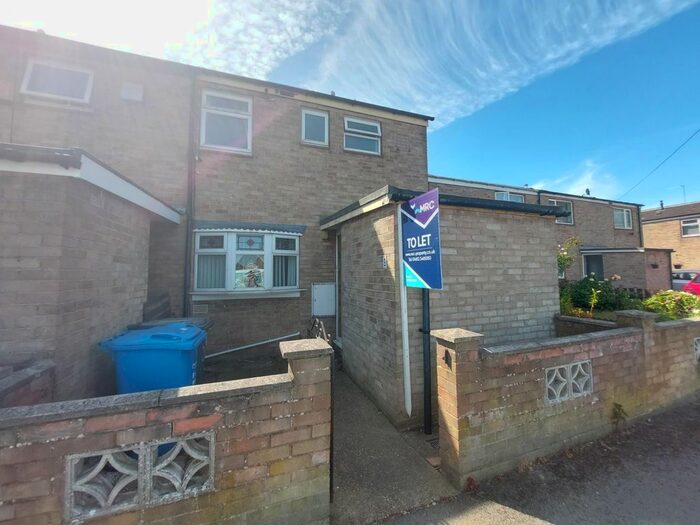 3 Bedroom Terraced House To Rent In Staines Close, Hull, HU8