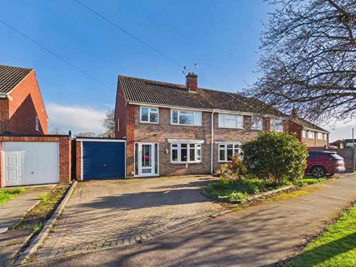 3 Bedroom Semi-Detached House For Sale In Crown Meadow, Lower Broadheath, Worcester, Worcestershire, WR2