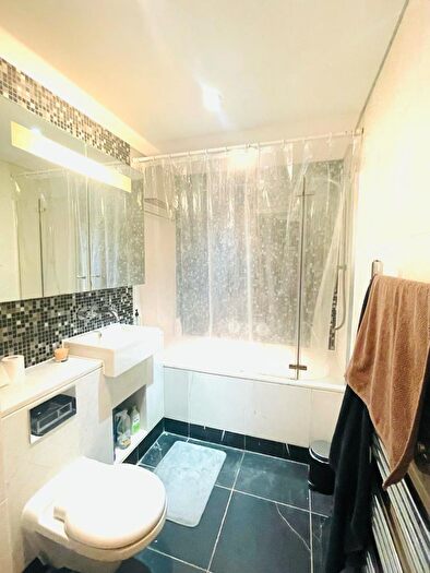 2 Bedroom Apartment To Rent In Ability Place, South Quay, Cross Harbour, Canary Wharf, London, E14