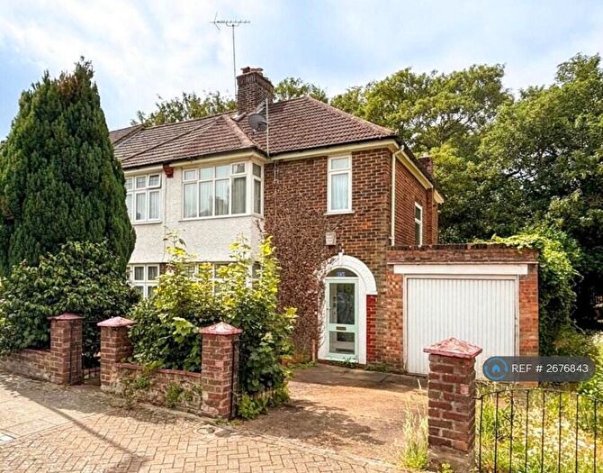 3 Bedroom Semi Detached House To Rent In South Park Crescent, London, SE6