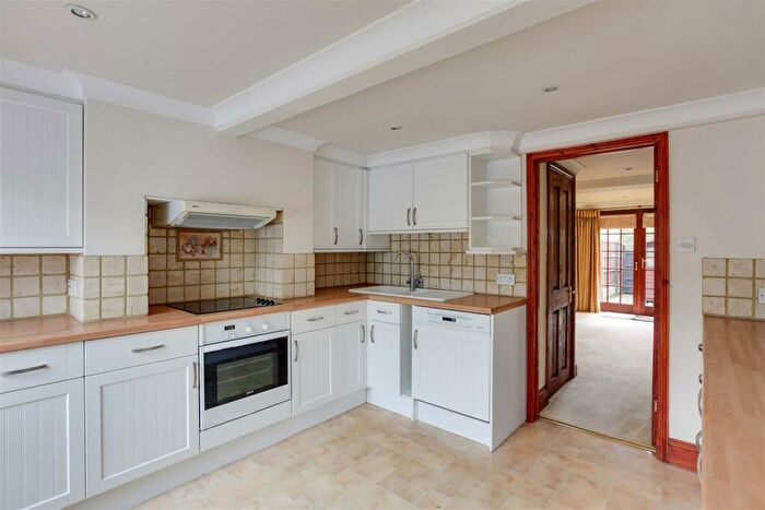2 Bedroom Cottage To Rent In King Street, Bishop's Stortford, CM23