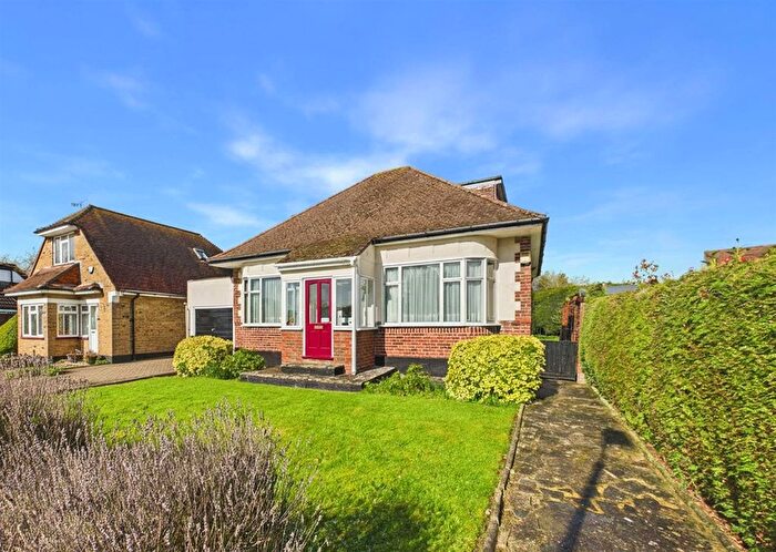 3 Bedroom Detached Bungalow For Sale In Howletts Lane, Ruislip, HA4