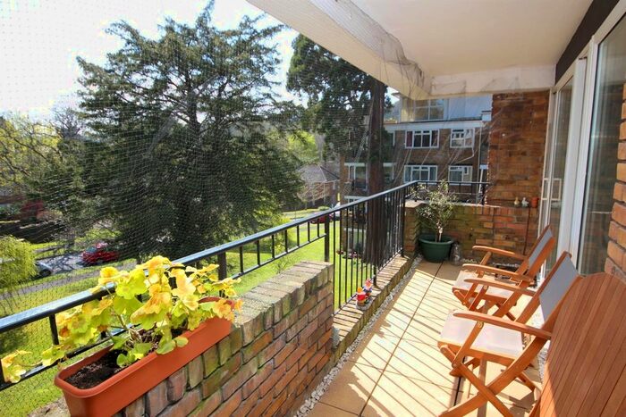 2 Bedroom Flat To Rent In Laine Close, Preston, Brighton, BN1