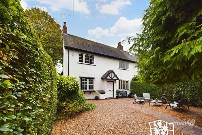 2 Bedroom Cottage For Sale In Hall Grounds, Rolleston-on-Dove, DE13
