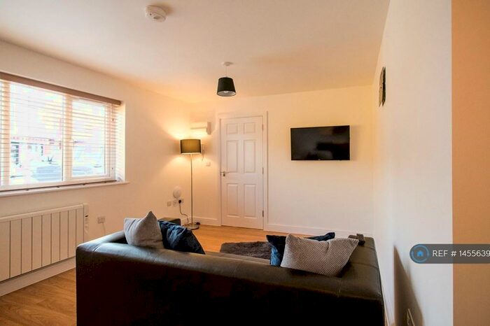 1 Bedroom Flat To Rent In Coleridge Way, Crewe, CW1