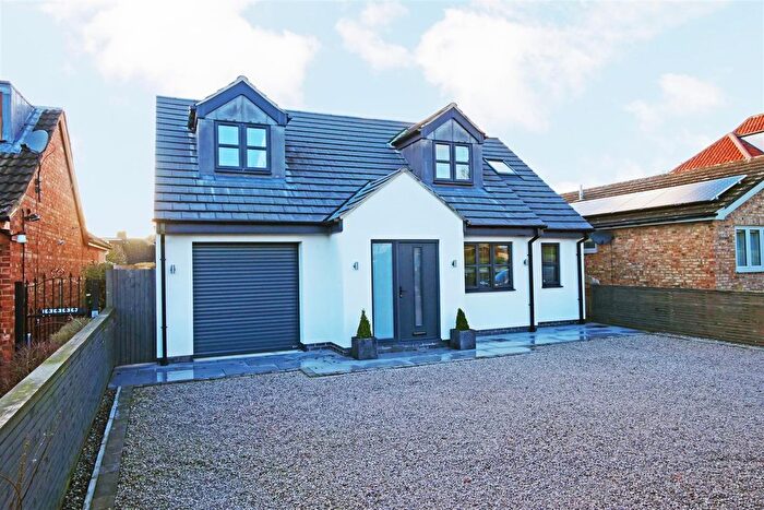 4 Bedroom Detached House For Sale In York Road, Haxby, YO32