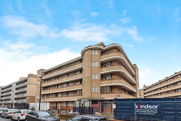 3 Bedroom Flat For Sale In Headlam Street, London, E1