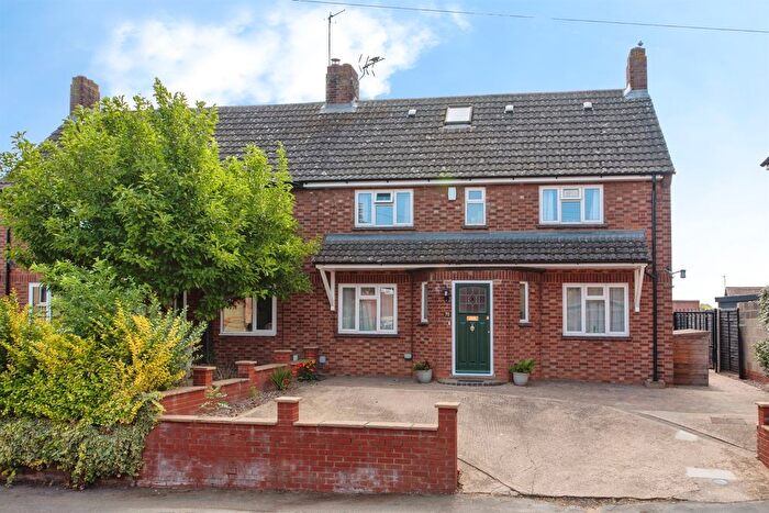 4 Bedroom Semi-Detached House For Sale In Austerby, Bourne, PE10