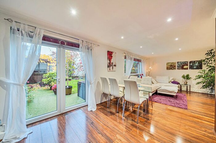 3 Bedroom Terraced House For Sale In Aysgarth, Bracknell, Berkshire, RG12