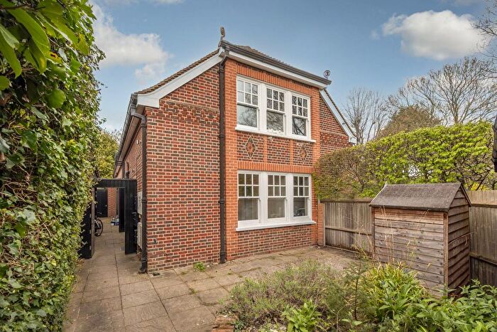 1 Bedroom Flat To Rent In Arthur Road, Wimbledon, London, SW19