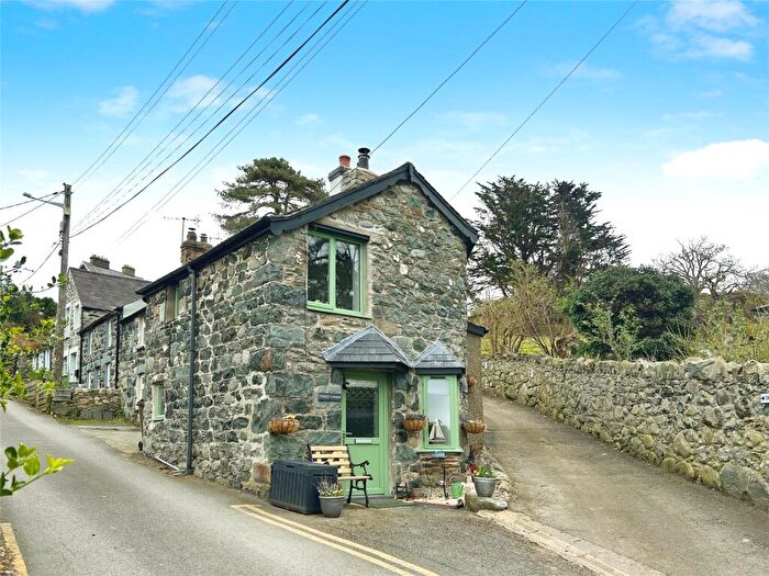 1 Bedroom End Of Terrace House For Sale In Llwyngwril, Gwynedd, LL37