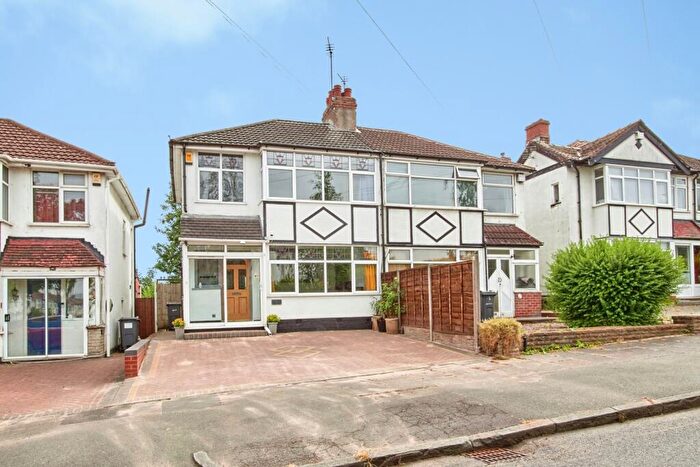 3 Bedroom Semi-Detached House For Sale In Old Oak Road, Birmingham, West Midlands, B38