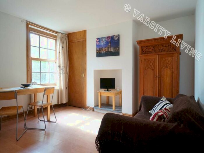 1 Bedroom Flat To Rent In Mount Pleasant, Bangor, Gwynedd, LL57