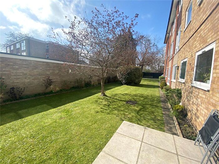 2 Bedroom Flat To Rent In Upton Dene, Sutton, Surrey, SM2