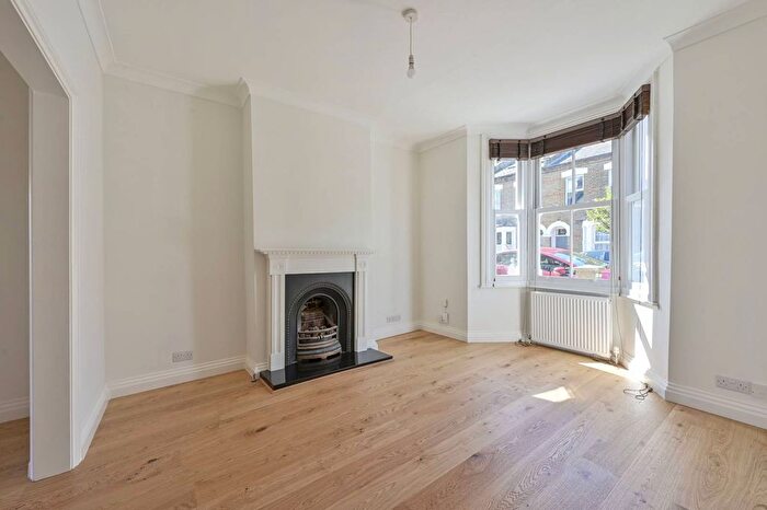 4 Bedroom Property To Rent In Sudlow Road, Wandsworth, London, SW18