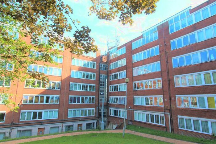 2 Bedroom Apartment To Rent In Ridge Road, Crouch End, N8