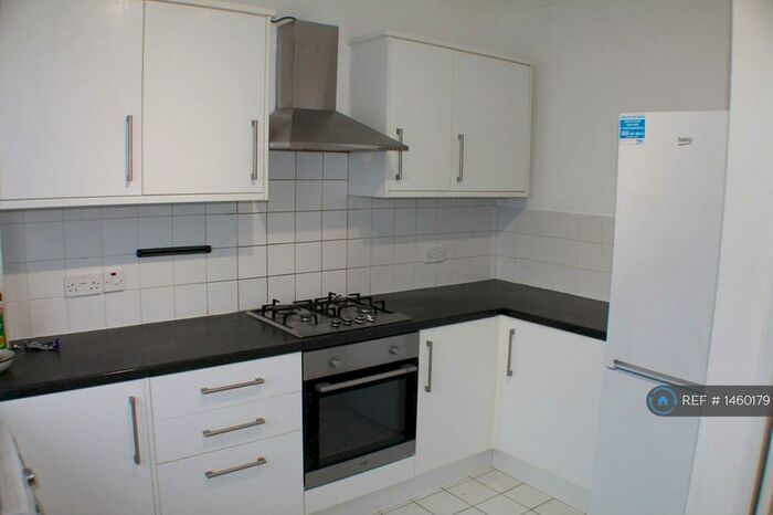 2 Bedroom Terraced House To Rent In Barrack Road, Guildford, GU2