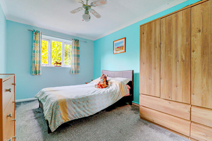 2 Bedroom Apartment For Sale In Station Road, Loudwater, High Wycombe, Buckinghamshire, HP10