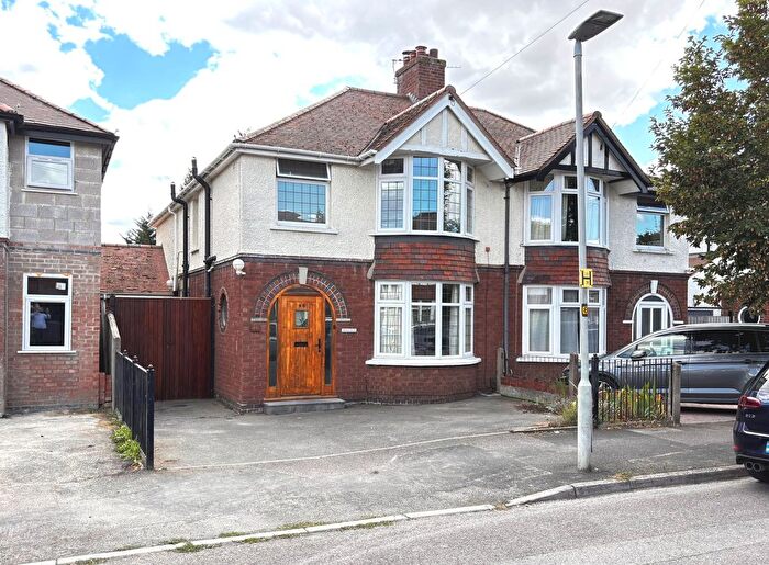 3 Bedroom Semi Detached House For Sale In Windermere Road, Longlevens, GL2