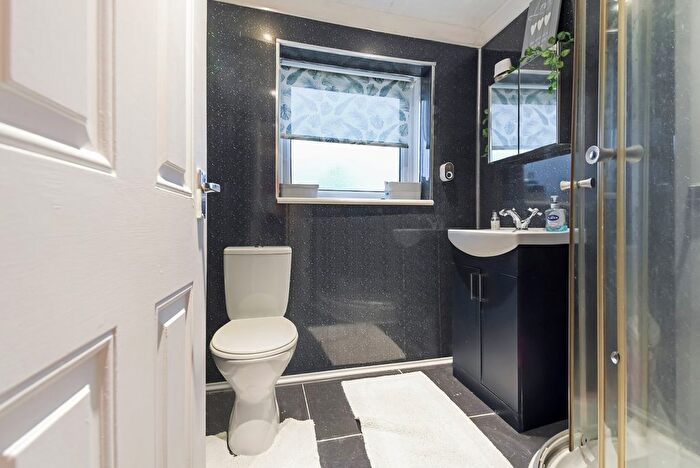 1 Bedroom Flat For Sale In Denewood Avenue, Paisley, Renfrewshire, PA2