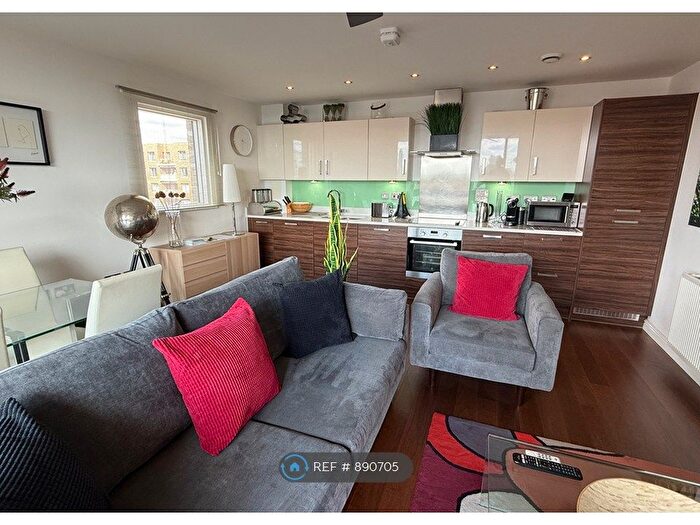 1 Bedroom Flat To Rent In Albany Road, London, SE5