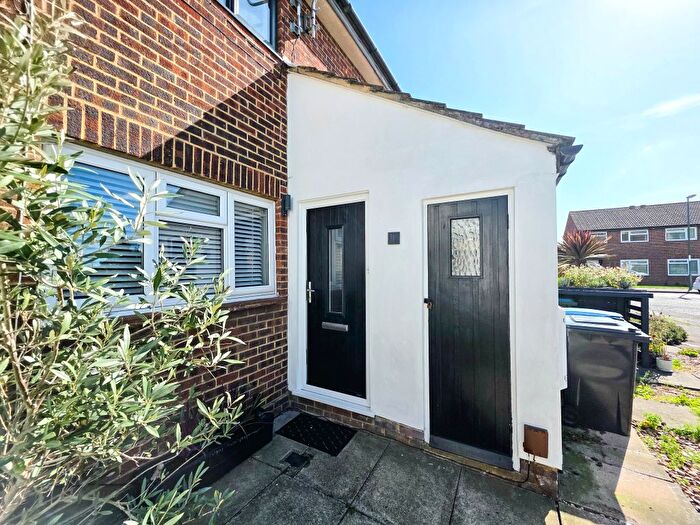 1 Bedroom Flat For Sale In Osprey Gardens, Bognor Regis, PO22