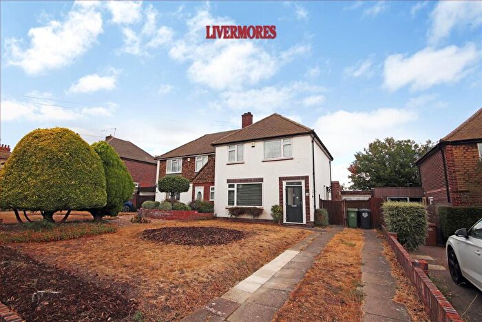 3 Bedroom Semi Detached House For Sale In Miskin Road, Dartford, DA1