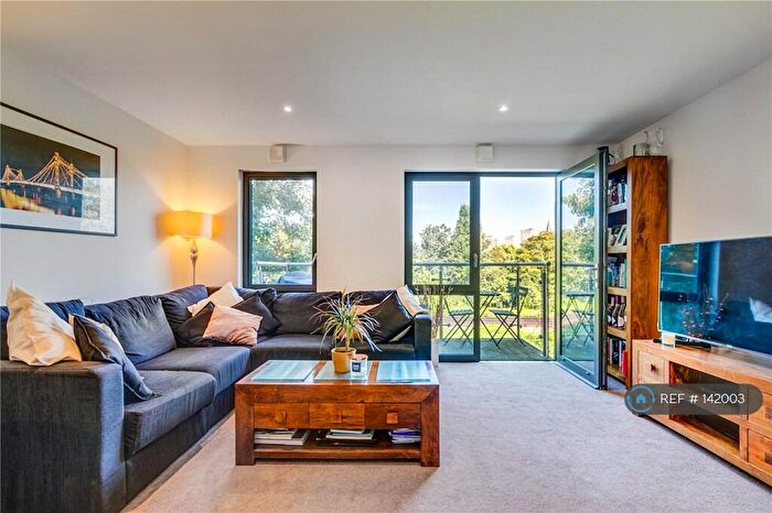 2 Bedroom Flat To Rent In Gwynne Road, London, SW11