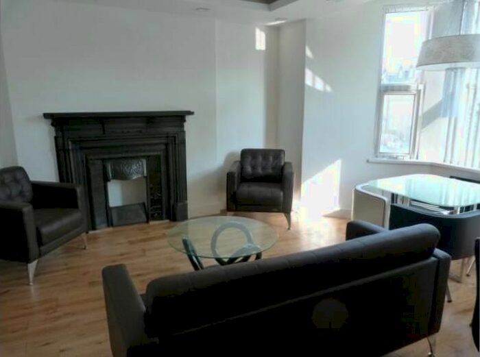 3 Bedroom Flat To Rent In Richmond Crescent, Roath, Cardiff CF24