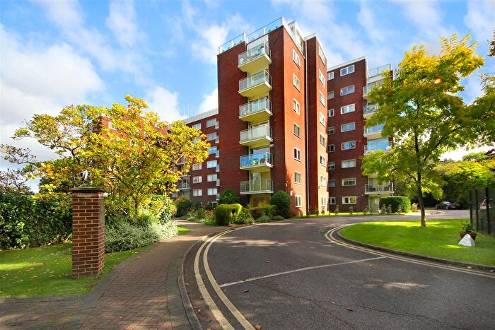 1 Bedroom Flat For Sale In Hillcrest Road, W5