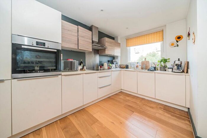 1 Bedroom Flat To Rent In Cambridge Avenue, Maida Vale, NW6
