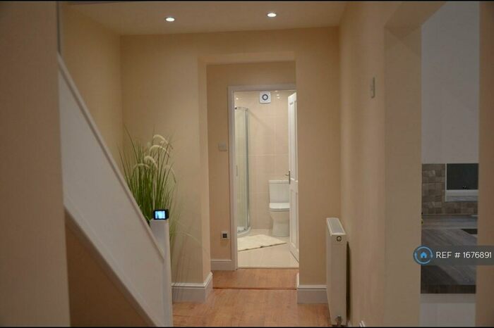 3 Bedroom End Of Terrace House To Rent In Welbeck Road, Carshalton, SM5