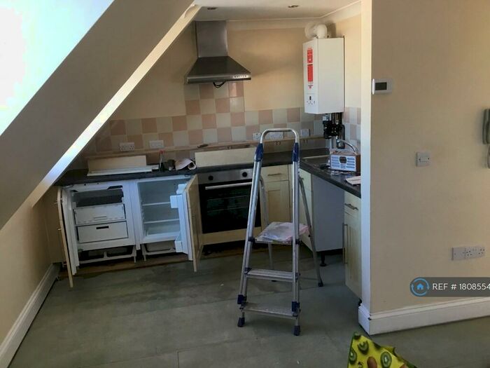 1 Bedroom Flat To Rent In Cliftonville Margate, Cliftonville, Margate, CT9