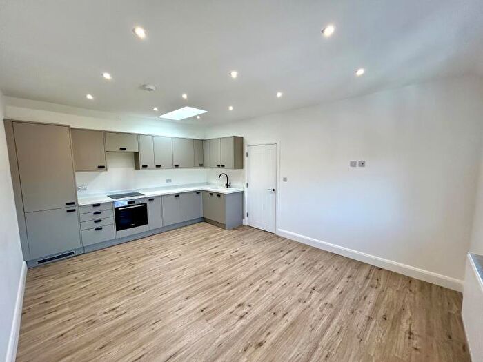2 Bedroom Apartment To Rent In Worplesdon Road, Guildford, GU2
