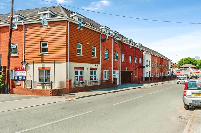 2 Bedroom Flat For Sale In Rosehill, Willenhall, WV13