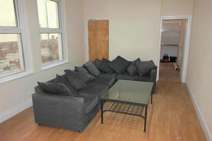 7 Bedroom Property To Rent In Pen-Y-Wain Road, Cathays, Cardiff, CF24