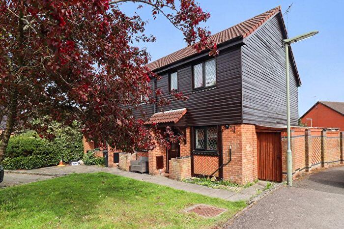 2 Bedroom House To Rent In Burton Close, Windlesham, GU20