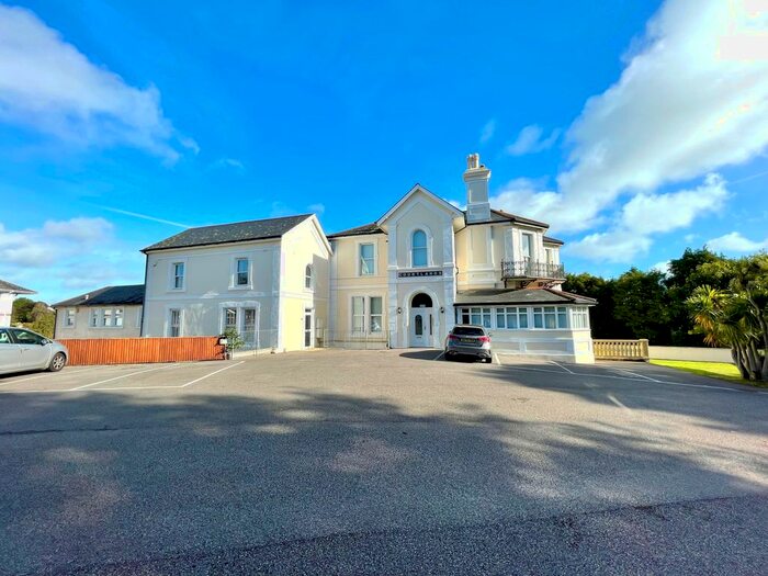 2 Bedroom Flat To Rent In Rawlyn Road, Torquay, TQ2