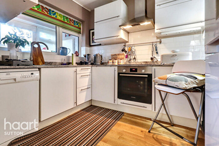 2 Bedroom Terraced House For Sale In Carew Road, Wallington, SM6