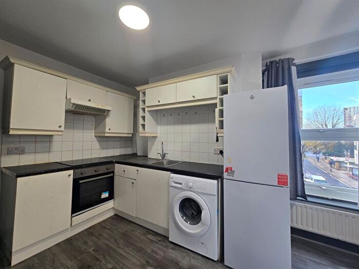 2 Bedroom Property To Rent In Lower Clapton Road, Hackney, London, E5