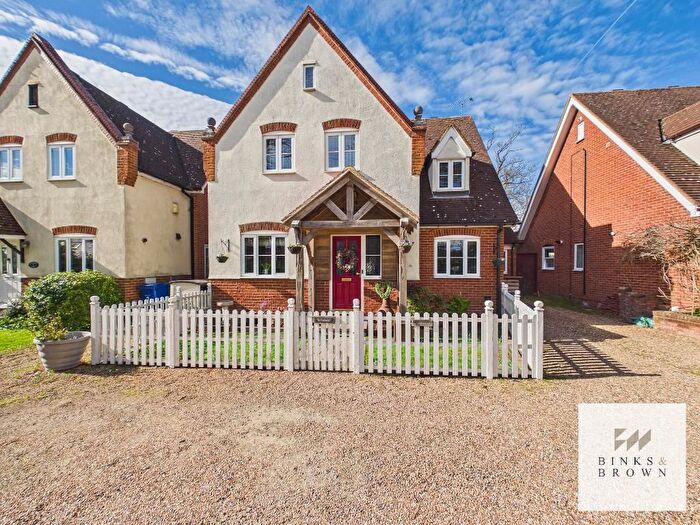 4 Bedroom Detached House For Sale In Chestnut Walk, Corringham, Essex, SS17