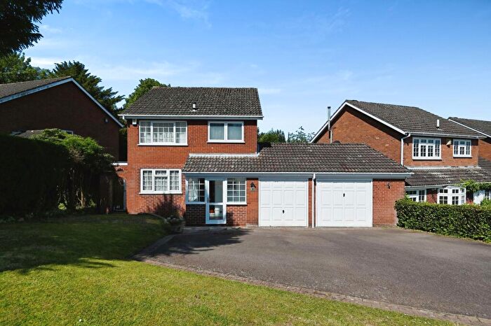 3 Bedroom Detached House For Sale In Wigford Road, Dosthill, Tamworth, Staffordshire, B77