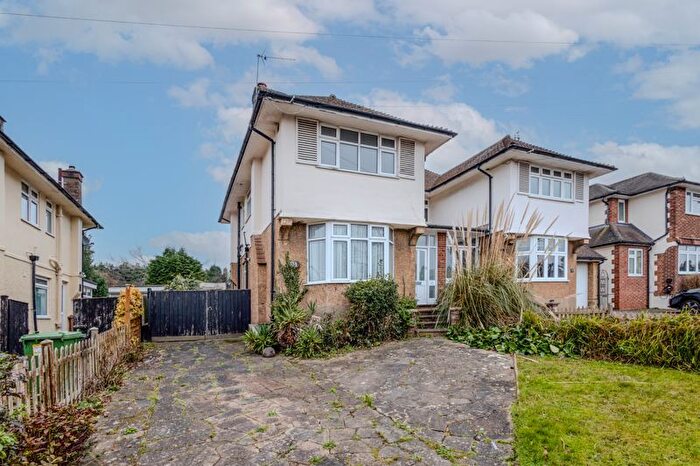 3 Bedroom Semi-Detached House To Rent In Willow Way, Radlett, WD7